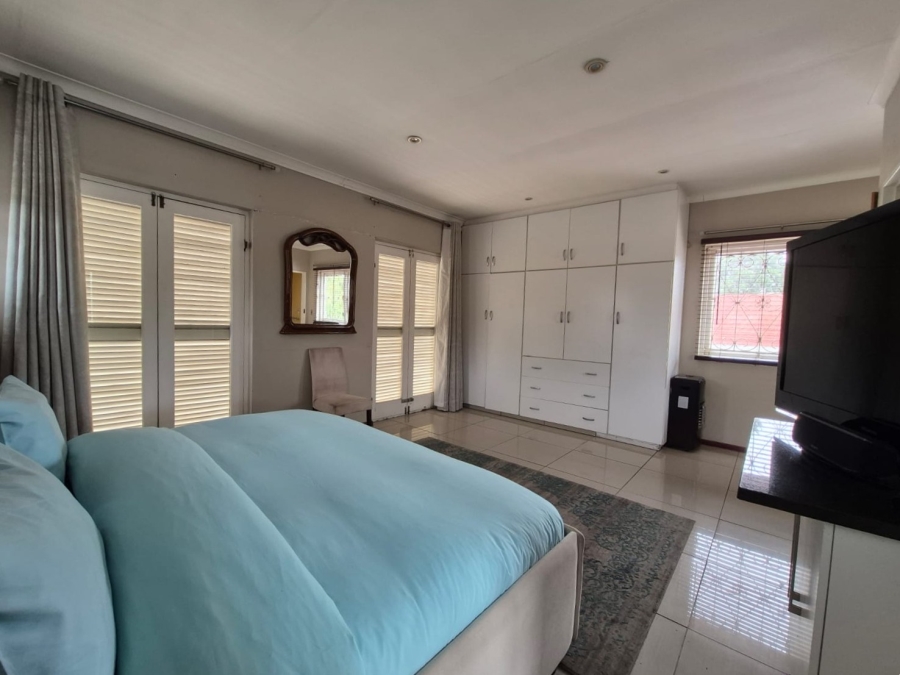 5 Bedroom Property for Sale in Paglande Western Cape